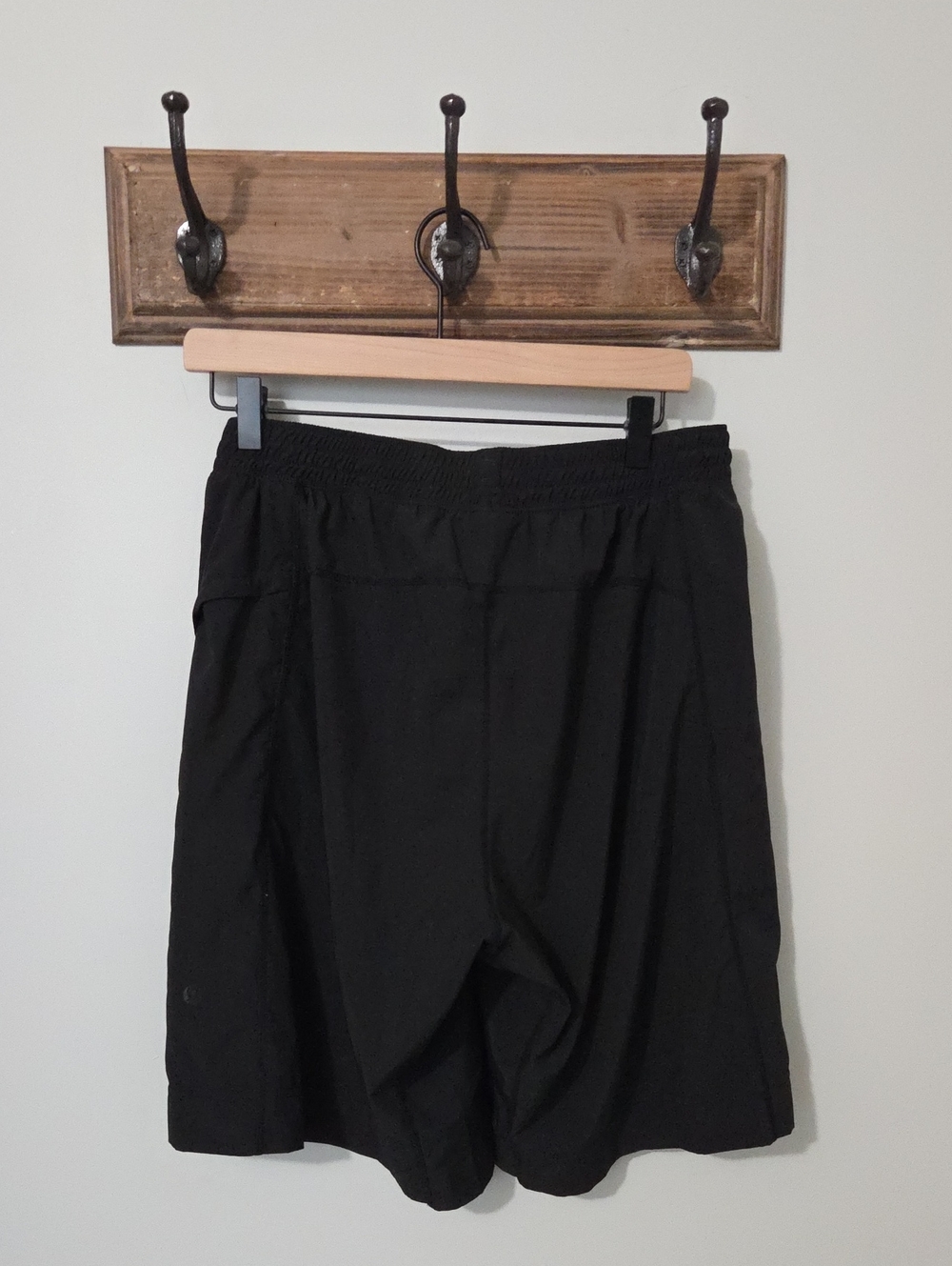 Lululemon Mens Large TALL Black Athletic Shorts 11" Inseam Excellent Condition